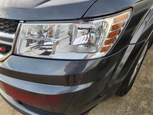 Used 2020 Dodge Journey SE w/ SE Popular Equipment Group FWD image 7