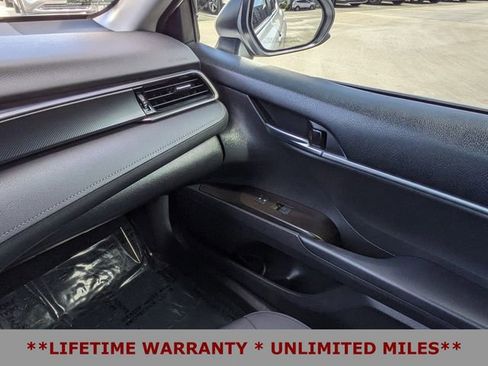 Used 2022 Toyota Camry LE image 17
