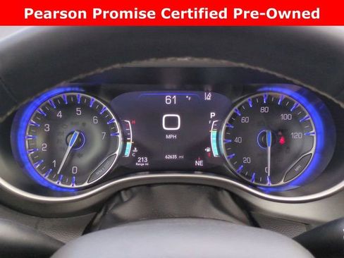 Used 2024 Chrysler Pacifica Touring-L image 26