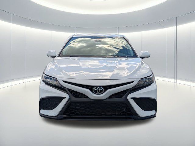 Used 2024 Toyota Camry SE FWD image 9
