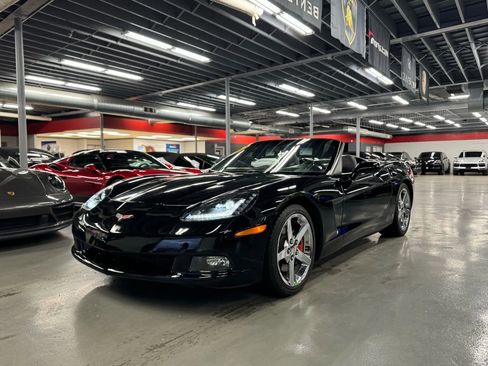 Used 2006 Chevrolet Corvette Convertible w/ Preferred Equipment Group image 9