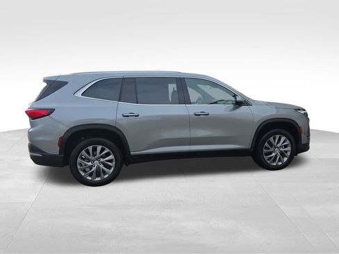 Used 2025 Buick Enclave Preferred AWD/4WD image 4