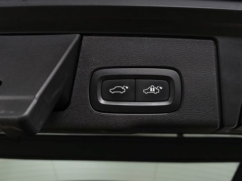 Used 2019 Volvo XC60 T6 R-Design w/ Protection Package Premier AWD/4WD image 9