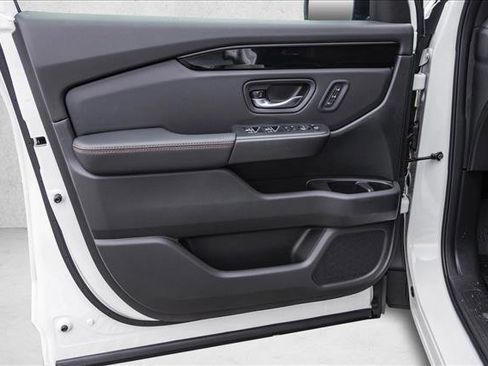 New 2025 Honda Pilot TrailSport image 12