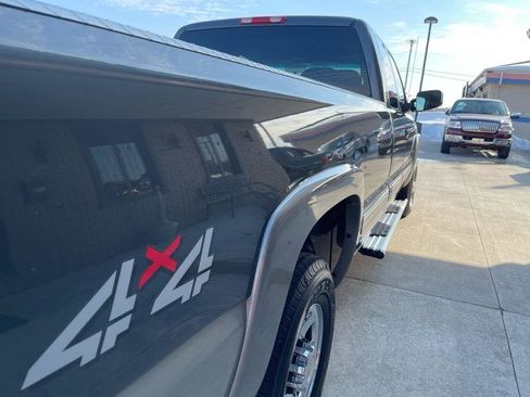 Used 2000 Chevrolet Silverado 2500 LS image 10