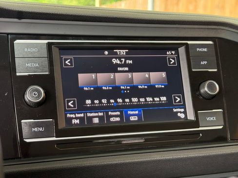 Used 2021 Volkswagen Jetta SE FWD image 6