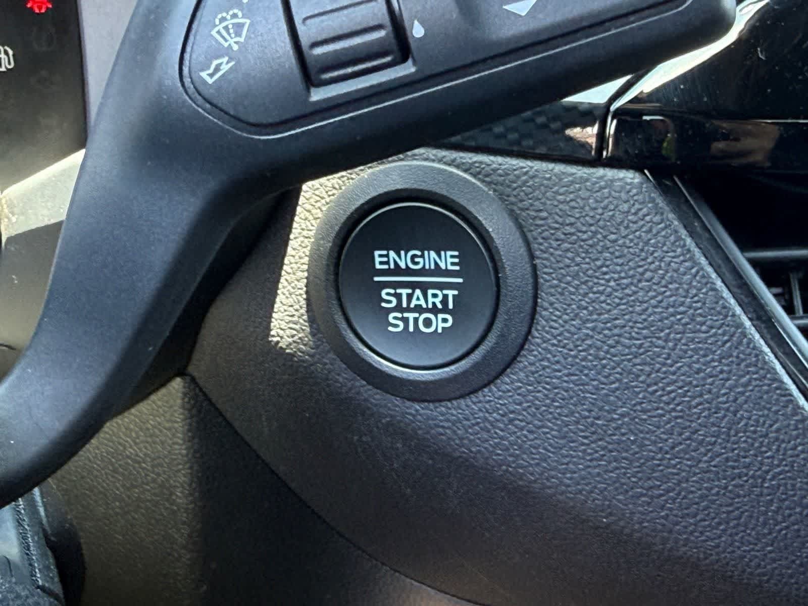 Used 2025 Ford Escape ST-Line Select AWD/4WD image 27
