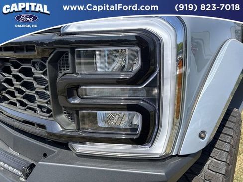 New 2026 Ford F250 Lariat w/ Black Appearance Package AWD/4WD image 11