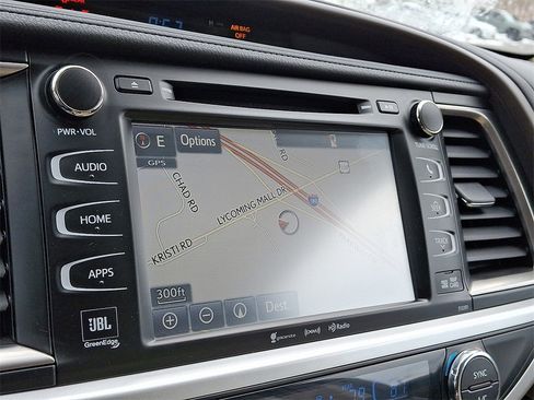 Used 2019 Toyota Highlander Limited image 3