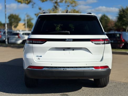 Used 2022 Jeep Grand Cherokee Limited 4xe image 7