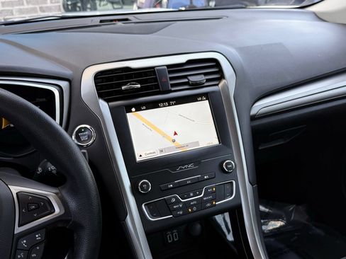 Used 2019 Ford Fusion SE FWD image 30