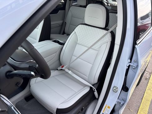 New 2026 GMC Acadia Denali w/ Super Cruise Package image 24