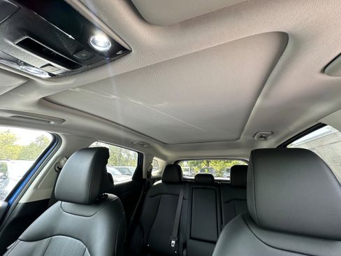 New 2026 Kia Sportage EX w/ EX Panorama Roof Package image 46