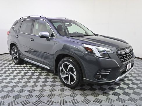 Used 2023 Subaru Forester Touring AWD/4WD image 8
