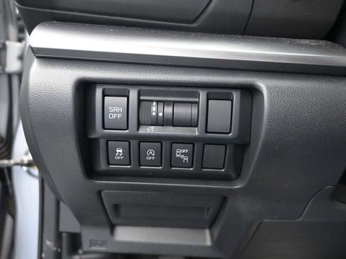 Used 2023 Subaru Crosstrek 2.5i Limited w/ Moonroof Package AWD/4WD image 9