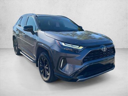 Used 2023 Toyota RAV4 XSE AWD/4WD image 3