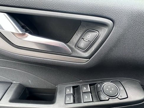 Used 2022 Ford Escape SEL image 10