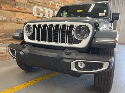 New 2026 Jeep Wrangler Sahara w/ Whitecap Package image 10