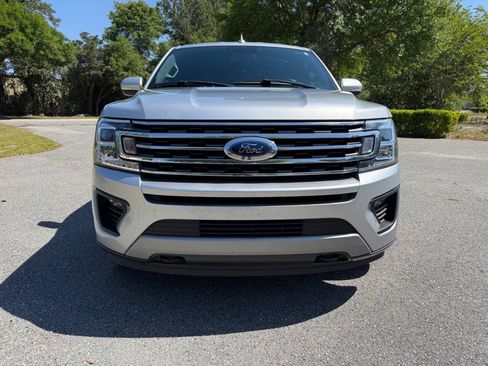 Used 2019 Ford Expedition Max XLT w/ Equipment Group 202A AWD/4WD image 3