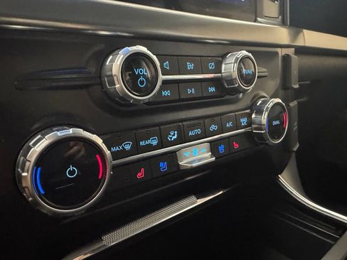 Used 2023 Ford F150 Lariat AWD/4WD image 20