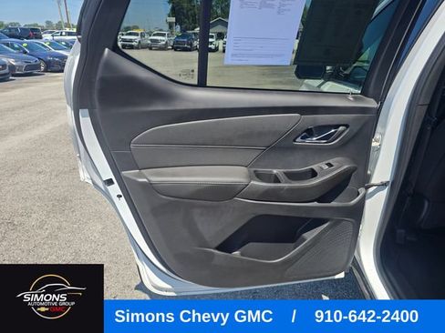 Used 2023 Chevrolet Traverse LT w/ Rear Camera Mirror Package AWD/4WD image 38