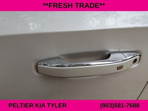 Used 2023 GMC Yukon XL Denali Ultimate image 9