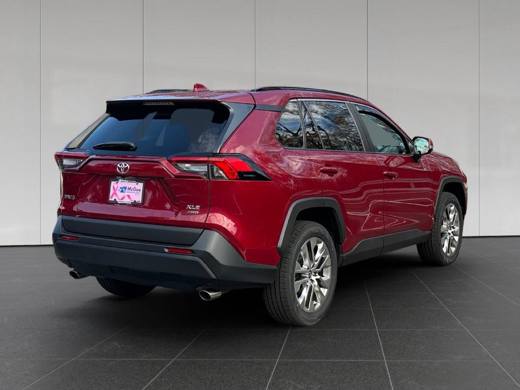 Used 2021 Toyota RAV4 XLE Premium AWD/4WD image 6