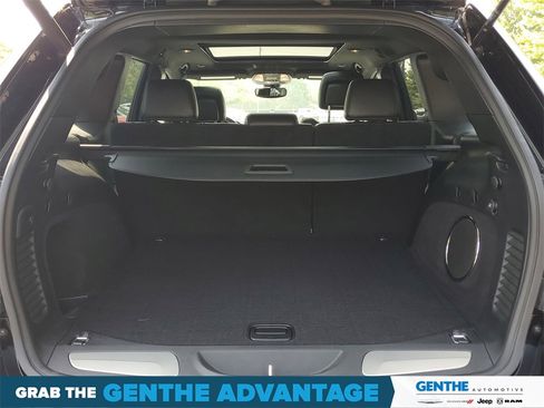 Used 2019 Jeep Grand Cherokee Limited w/ Luxury Group II image 28