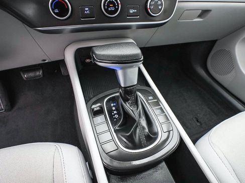 Used 2024 Hyundai Kona SE AWD/4WD image 29