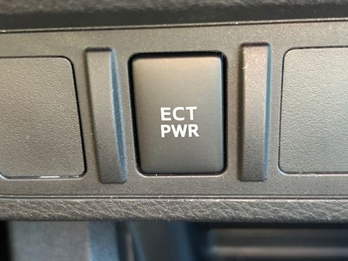 Certified 2023 Toyota Tacoma TRD Off-Road AWD/4WD image 28