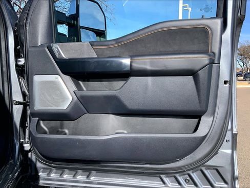 Used 2024 Ford F250 Platinum w/ FX4 Off-Road Package image 22