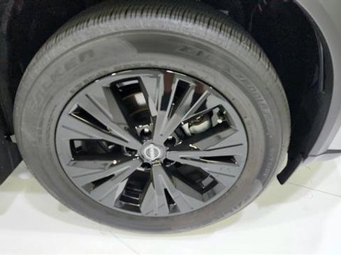 Certified 2023 Nissan Rogue SV image 36