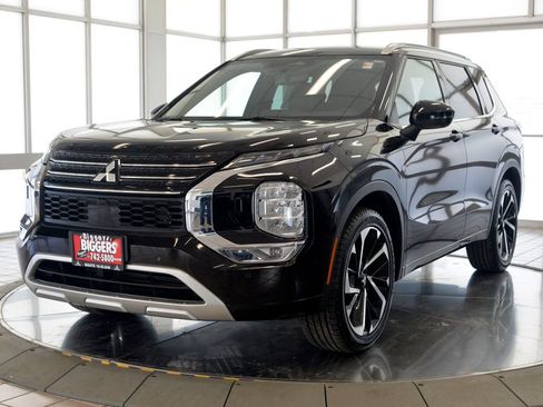 Used 2022 Mitsubishi Outlander SEL image 4