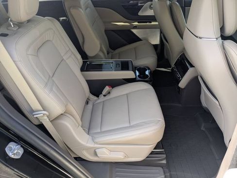 Used 2023 Lincoln Aviator Reserve w/ Equipment Group 201A AWD/4WD image 22