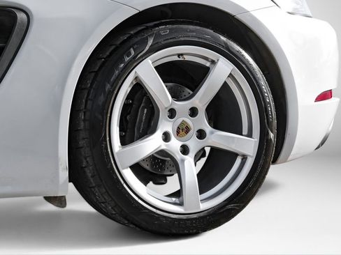 Used 2021 Porsche 718 Cayman RWD image 47