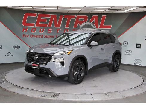New 2026 Nissan Rogue SV FWD image 2