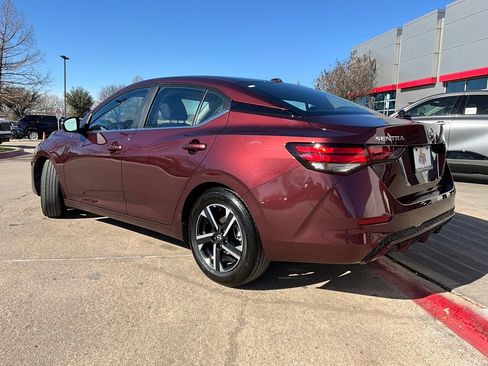 Used 2025 Nissan Sentra SV image 8