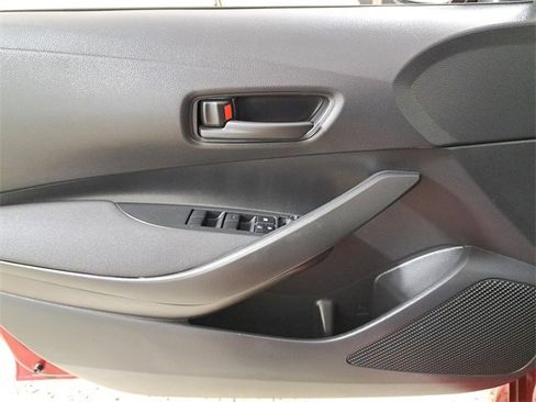 Used 2022 Toyota Corolla LE image 21