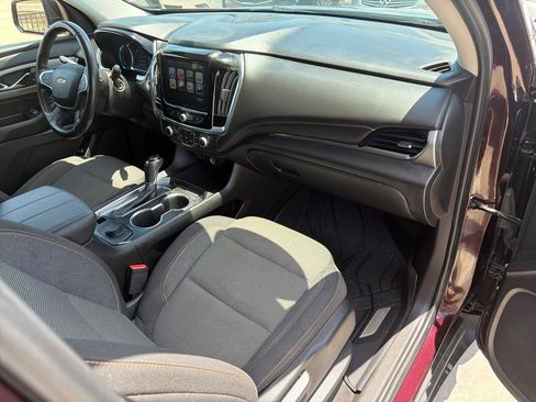 Used 2019 Chevrolet Traverse LT FWD image 25