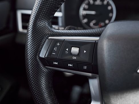 Used 2023 Mitsubishi Outlander SE image 32