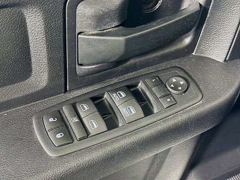 Used 2016 RAM 1500 ST w/ SXT Appearance Group image 17