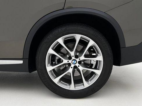 Used 2024 BMW X5 xDrive40i w/ Premium Package AWD/4WD image 28