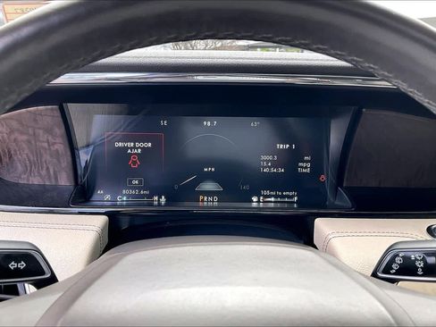 Used 2021 Lincoln Navigator Reserve w/ Luxury Package image 24