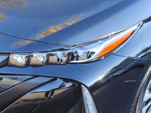 Used 2022 Toyota Prius Prime XLE image 8