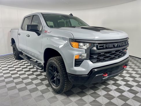 Used 2025 Chevrolet Silverado 1500 Custom Trail Boss AWD/4WD image 7