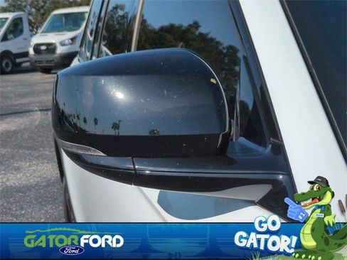 Used 2023 Jeep Grand Cherokee Altitude image 11