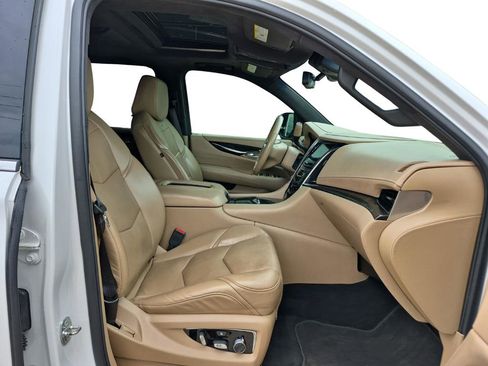 Used 2018 Cadillac Escalade Platinum image 20