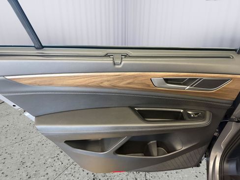 Used 2025 Volkswagen Atlas SE AWD/4WD image 21