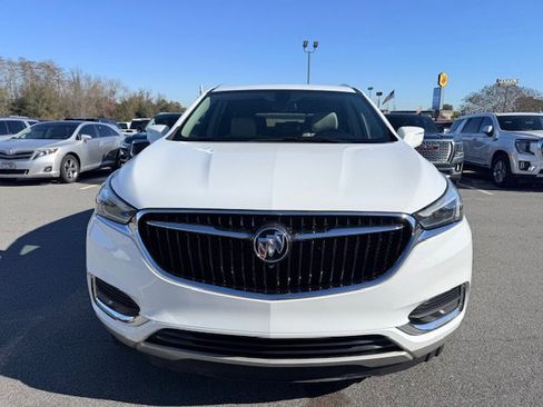 Used 2020 Buick Enclave Essence w/ Sound and Sites Package image 3