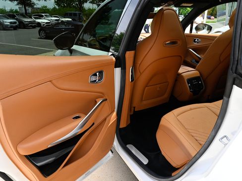 Used 2024 Aston Martin DBX AWD/4WD image 32